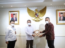 Menpora Akan Bantu Rekomendasi Perbaikan GOR Sikka ke PUPR