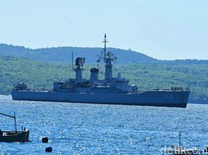 6 KRI Ada di Banyuwangi Cari Kapal Selam Nanggala-402 yang Hilang 6 KRI Ada di Banyuwangi Cari Kapal Selam Nanggala-402 yang Hilang