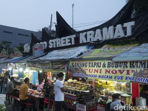 Ngabuburit di Food Street Kramat Jakpus