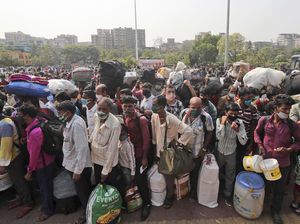 Rekor 346 Ribu Kasus Corona Sehari, Orang Kaya India Sewa Jet Kabur ke LN