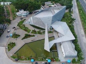 10 Masjid Karya Ridwan Kamil yang Artistik di Banyumas - Makassar 10 Masjid Karya Ridwan Kamil yang Artistik di Banyumas - Makassar