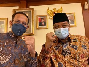 Senyum Merekah Kala Nadiem Minta Maaf ke PBNU soal Kamus Sejarah Senyum Merekah Kala Nadiem Minta Maaf ke PBNU soal Kamus Sejarah