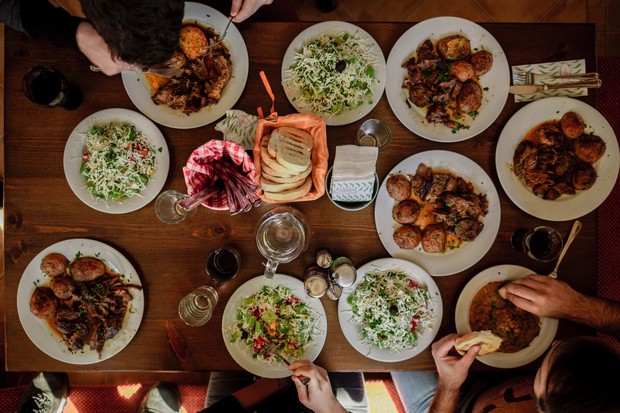 mengatur asupan buka puasa dengan cermat/photo by stefan vladimirov on unsplash mengatur asupan buka puasa dengan cermat