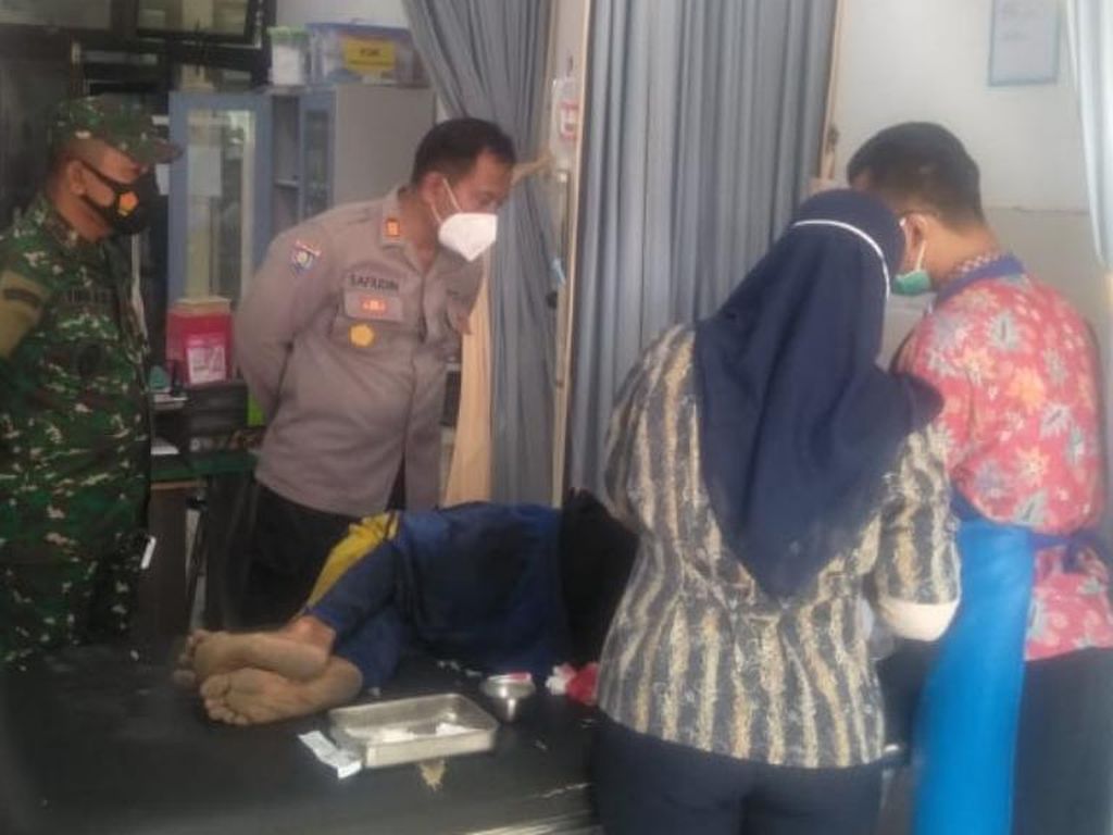 Buruh Tani di Pasuruan Bacok 2 Teman Gara-gara Di-bully Buruh Tani di Pasuruan Bacok 2 Teman Gara-gara Di-bully