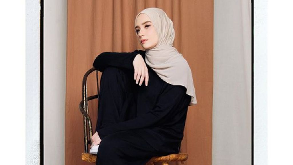 8 Pesona Putri Anne, Istri Arya Saloka yang Serang Balik Netizen Julid 8 Pesona Putri Anne, Istri Arya Saloka yang Serang Balik Netizen Julid