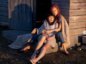Ride Or Die, Kisah Cinta Sejenis Kiko Mizuhara dan Honami Sato Ride Or Die, Kisah Cinta Sejenis Kiko Mizuhara dan Honami Sato