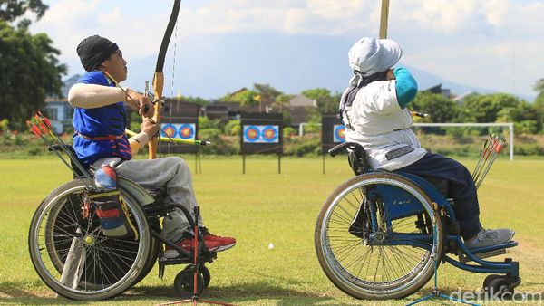 Semangat Atlet Panahan Difabel Tetap Latihan di Bulan Puasa