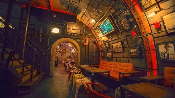 Steampunk Submarine, Bar Gaya Kapal Selam yang Memukau