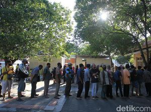 Tradisi Pembagian Takjil yang Khas di Masjid Gedhe Kauman Yogya