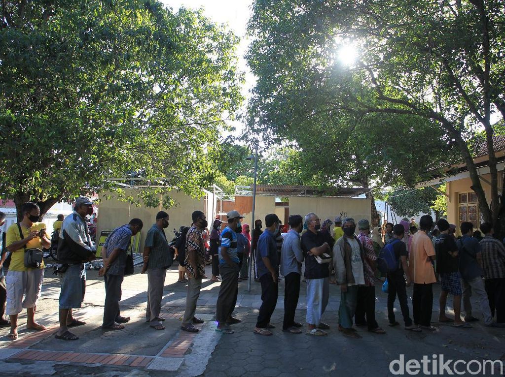 Tradisi Pembagian Takjil yang Khas di Masjid Gedhe Kauman Yogya Tradisi Pembagian Takjil yang Khas di Masjid Gedhe Kauman Yogya
