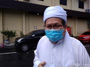 Ada Tengku Zul di Pusaran Polemik FUI Sumut Bubarkan Kuda Kepang Ada Tengku Zul di Pusaran Polemik FUI Sumut Bubarkan Kuda Kepang