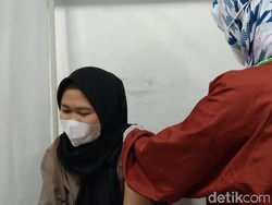 Dinkes Majalengka Klaim Masyarakat Antusias Ikuti Vaksinasi Malam Hari