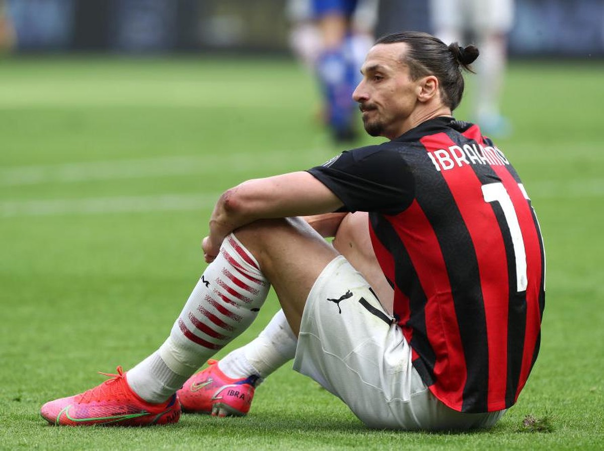 Ibrahimovic dilaporkan akan bertahan semusim lagi di Milan. Foto: Getty Images/Marco Luzzani