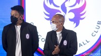 Sosok Hamka Hamzah juga turut mencuri perhatian publik. Ia didapuk menjadi manajer tim.