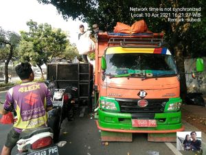 Terlalu! Aki Truk Sampah Milik Sudin LH Jakbar Dicuri saat Parkir