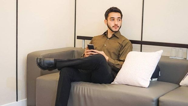 Perceraian Aliff Alli dan Aska Ongi sampai kini belum diputuskan, perseteruan mereka pun jadi semakin panas. Yuk kita intip potret Aliff Alli!