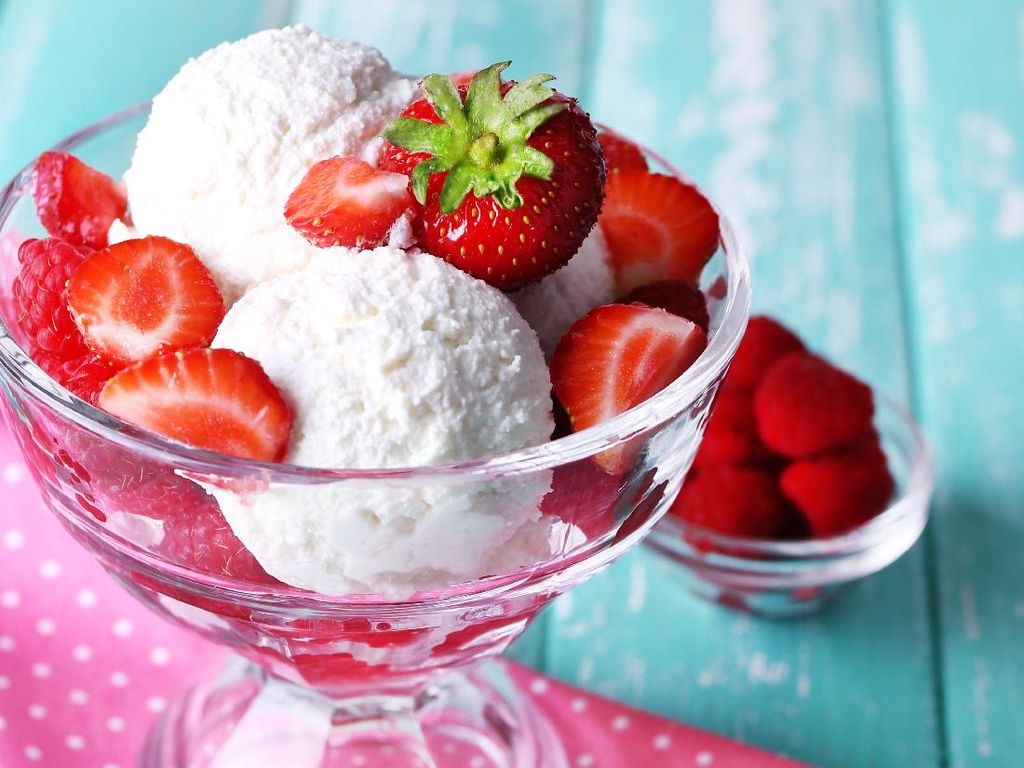 Resep Coconut Ice Cream ala Kreasi Sasa yang Dingin Creamy Resep Coconut Ice Cream ala Kreasi Sasa yang Dingin Creamy