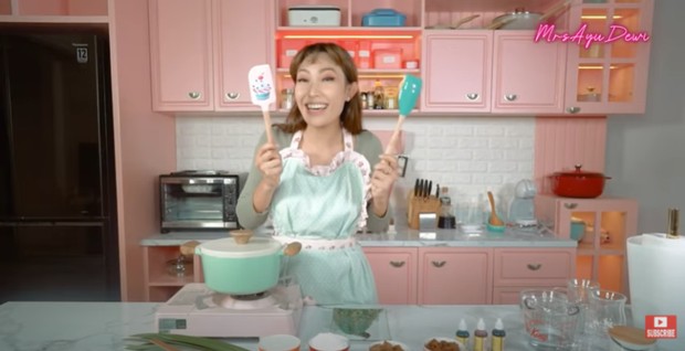 dapur ala Ayu Dewi/youtube.com/mrsayudewi dapur ala Ayu Dewi