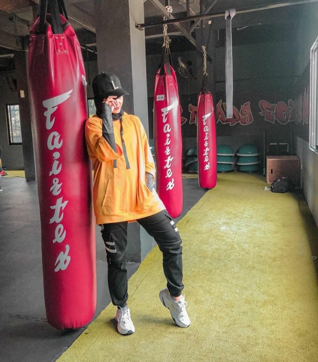 Gaya Awet Muda Linda Kayhz Meskipun Sudah Memiliki Empat Anak