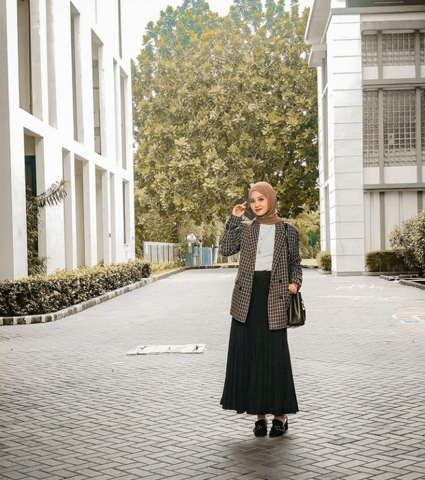 Gaya Awet Muda Linda Kayhz Meskipun Sudah Memiliki Empat Anak