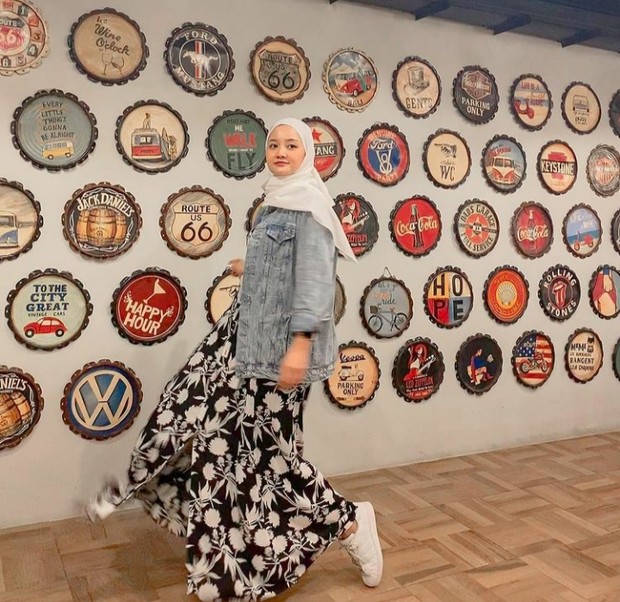 Gaya Awet Muda Linda Kayhz Meskipun Sudah Memiliki Empat Anak