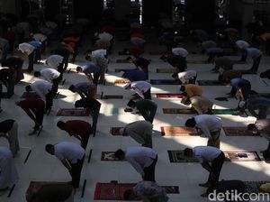 Corona Melonjak, DMI Jakarta Imbau Salat Jumat Diganti Salat Zuhur di Rumah Corona Melonjak, DMI Jakarta Imbau Salat Jumat Diganti Salat Zuhur di Rumah