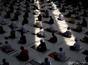 Ingat, Salat Jumat di Jakarta Hari Ini Ditiadakan