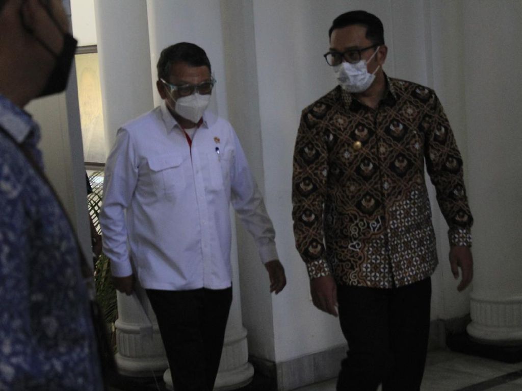 Ridwan Kamil Colek Menteri ESDM, Minta BUMD Garap Sumur Tua Ridwan Kamil Colek Menteri ESDM, Minta BUMD Garap Sumur Tua