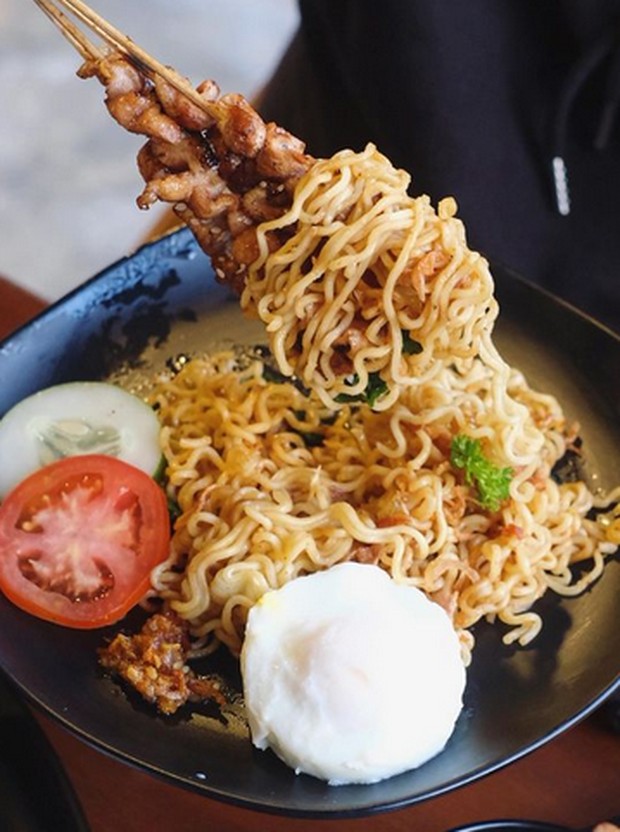 Mencicipi Aneka Rasa Indomie  di Rakjat  Coffee and Eatery 