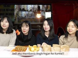 Seru! Hari Jisun Buka Warung Angkringan untuk Teman-Temannya di Korea
