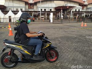 Kendarai Motor Listrik Cukup Pakai SIM C Biasa atau Harus Ganti? Kendarai Motor Listrik Cukup Pakai SIM C Biasa atau Harus Ganti?