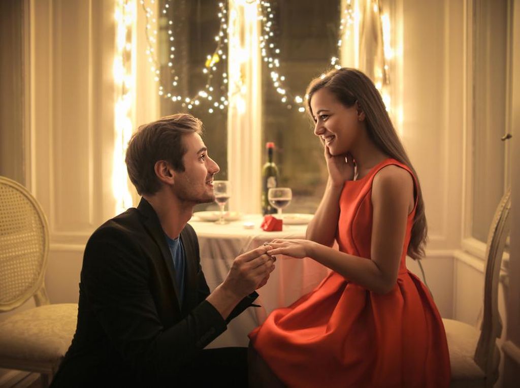 5 Cara Romantis Ajak Si Dia Menikah, Dijamin Jawabannya Ya! 5 Cara Romantis Ajak Si Dia Menikah, Dijamin Jawabannya Ya!