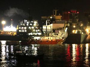 72 Jam Berlalu, Tim SAR Terus Berjibaku Mencari KRI Nanggala-402 72 Jam Berlalu, Tim SAR Terus Berjibaku Mencari KRI Nanggala-402