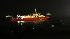Kapal SAR dengan Robot Pintar Bawah Laut Cari KRI Nanggala