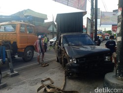 7 Kendaraan Kecelakaan Beruntun di Madiun, Satu Orang Tewas