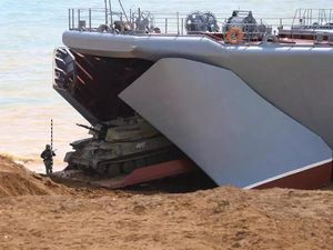 Rusia Gelar Latihan Tank di Dekat Perbatasan Ukraina