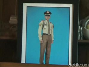 Satu Kru KRI Nanggala-402 Asli Pasuruan, Ortu Berharap Anaknya Kembali Selamat Satu Kru KRI Nanggala-402 Asli Pasuruan, Ortu Berharap Anaknya Kembali Selamat