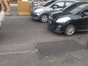 Lubang di Jl KH Noer Ali Dekat Grand Kota Bintang Bekasi Ditambal Aspal