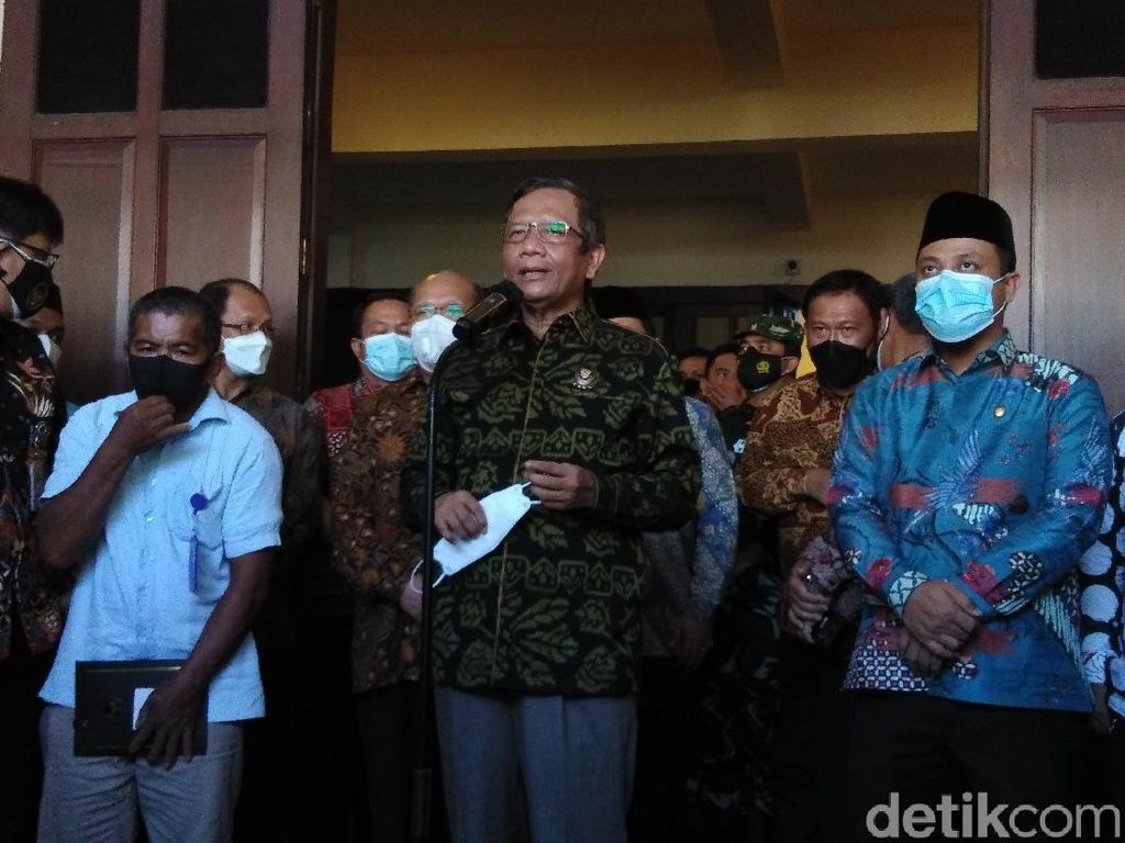 Mahfud Md: 5 Muslim Jadi Korban Bom Makassar, Teroris Tak Wakili Agama Mahfud Md: 5 Muslim Jadi Korban Bom Makassar, Teroris Tak Wakili Agama