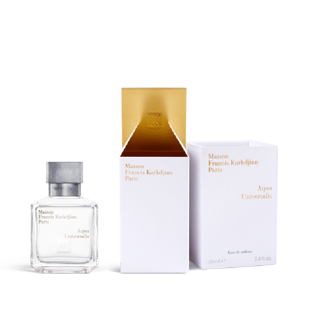 Memiliki aroma segar dan sejuk, Aqua Universalis Maison Francis Kurkdjian adalah parfum untuk setiap orang. Dengan aroma yang cerah dan menyanjung secara universal ini diperuntukkan pria dan wanita.