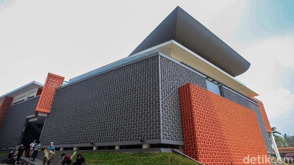 Masjid Unpam Ini Ramah Lingkungan dan Sejuk Meski Tanpa AC