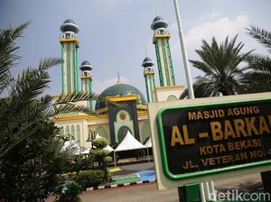 Melihat Masjid Al Barkah, Ikon Kota Bekasi