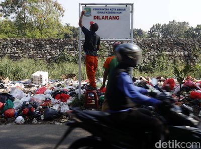 Parah! Sudah Ada Plang Larangan, Sampah Tetap Menumpuk