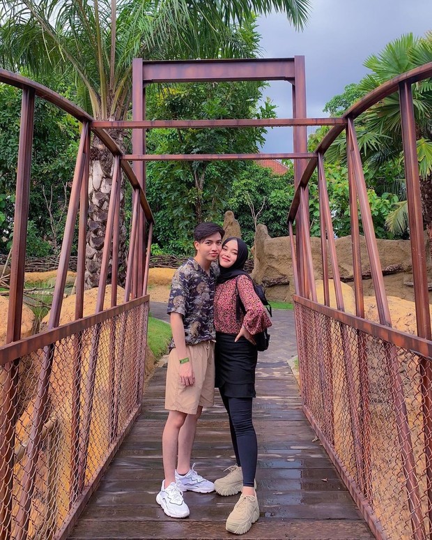 pasangan seleb beda keyakinan/instagram.com/ pasangan seleb beda keyakinan