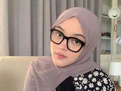 Pesan Mendalam Putri Delina untuk Teddy Pardiyana