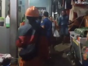 Air Sungai Meluap saat Hujan dan Angin Picu Kepanikan Warga Pejaten