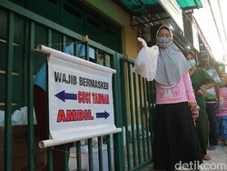 Warung Sedekah Ini Bagikan Makanan Buka Puasa Gratis
