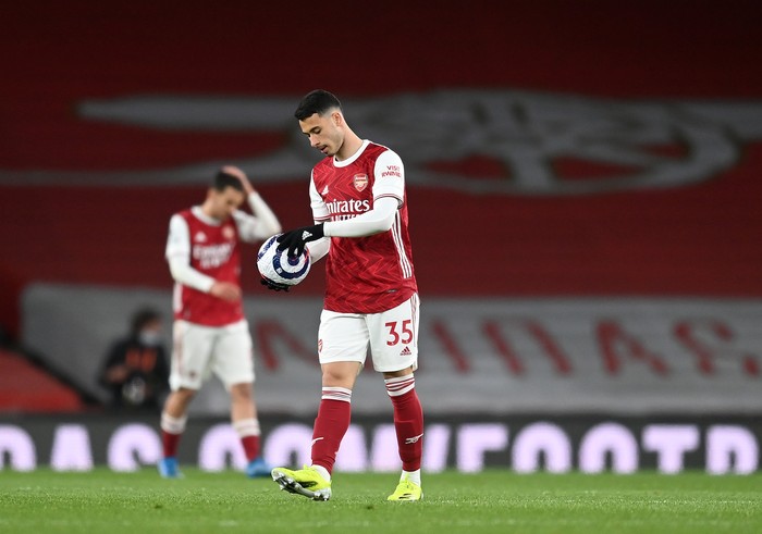 LONDON, ENGLAND - APRIL 23: Gabriel Martinelli of Arsenal looks dejected after conceding their side's first goal during the Premier League match between Arsenal and Everton at Emirates Stadium on April 23, 2021 in London, England. Sporting stadiums around the UK remain under strict restrictions due to the Coronavirus Pandemic as Government social distancing laws prohibit fans inside venues resulting in games being played behind closed doors. (Photo by Michael Regan/Getty Images)