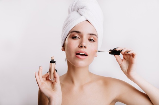Cara Menciptakan Makeup Tanpa Efek Cakey Cara Menciptakan Makeup Tanpa Efek Cakey