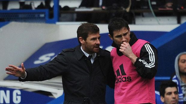 LONDON, ENGLAND - FEBRUARY 18: Andre Villas-Boas, manager of Chelsea talks to Frank Lampard during the FA Cup with Budweiser Fifth Round match between Chelsea and Birmingham City at Stamford Bridge on February 18, 2012 in London, England.  (Photo by Christopher Lee/Getty Images)